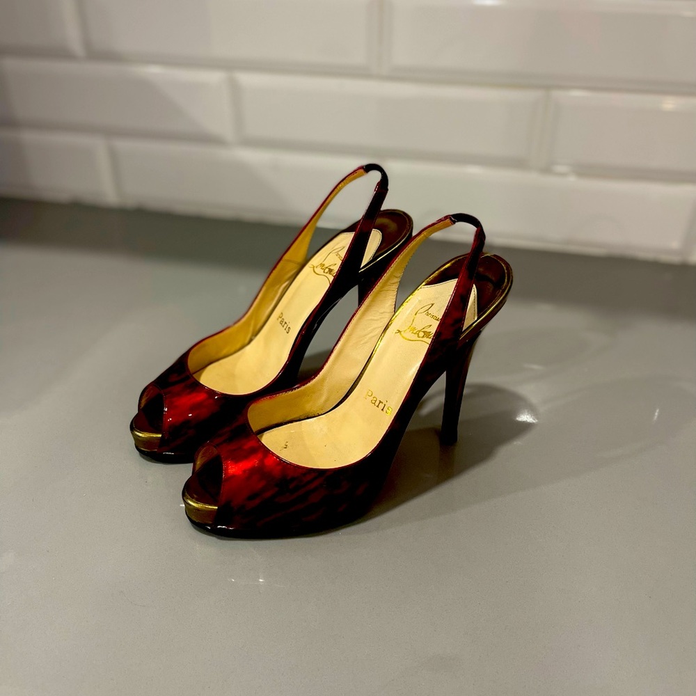 Christian Lou Boutin red and bronze patent leather pumps